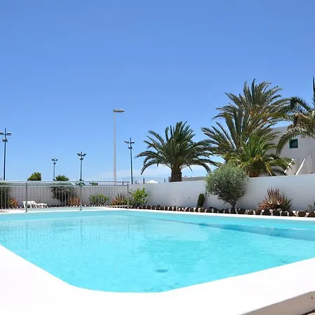 Dunia 211 * Puerto del Carmen (Lanzarote)